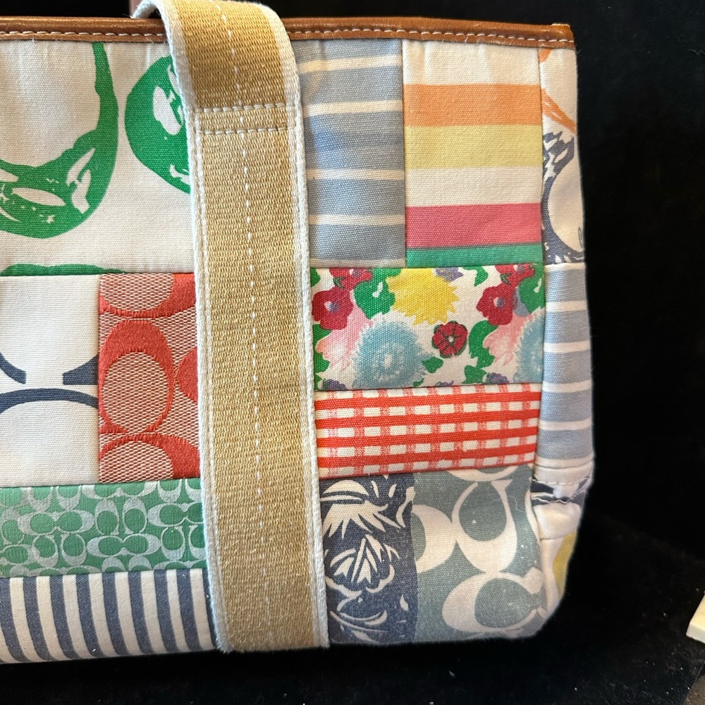 Coach Hampton 2006 Patchwork Canvas Tote in Multicolor with Tan Straps Vintage - Picture 8 of 15